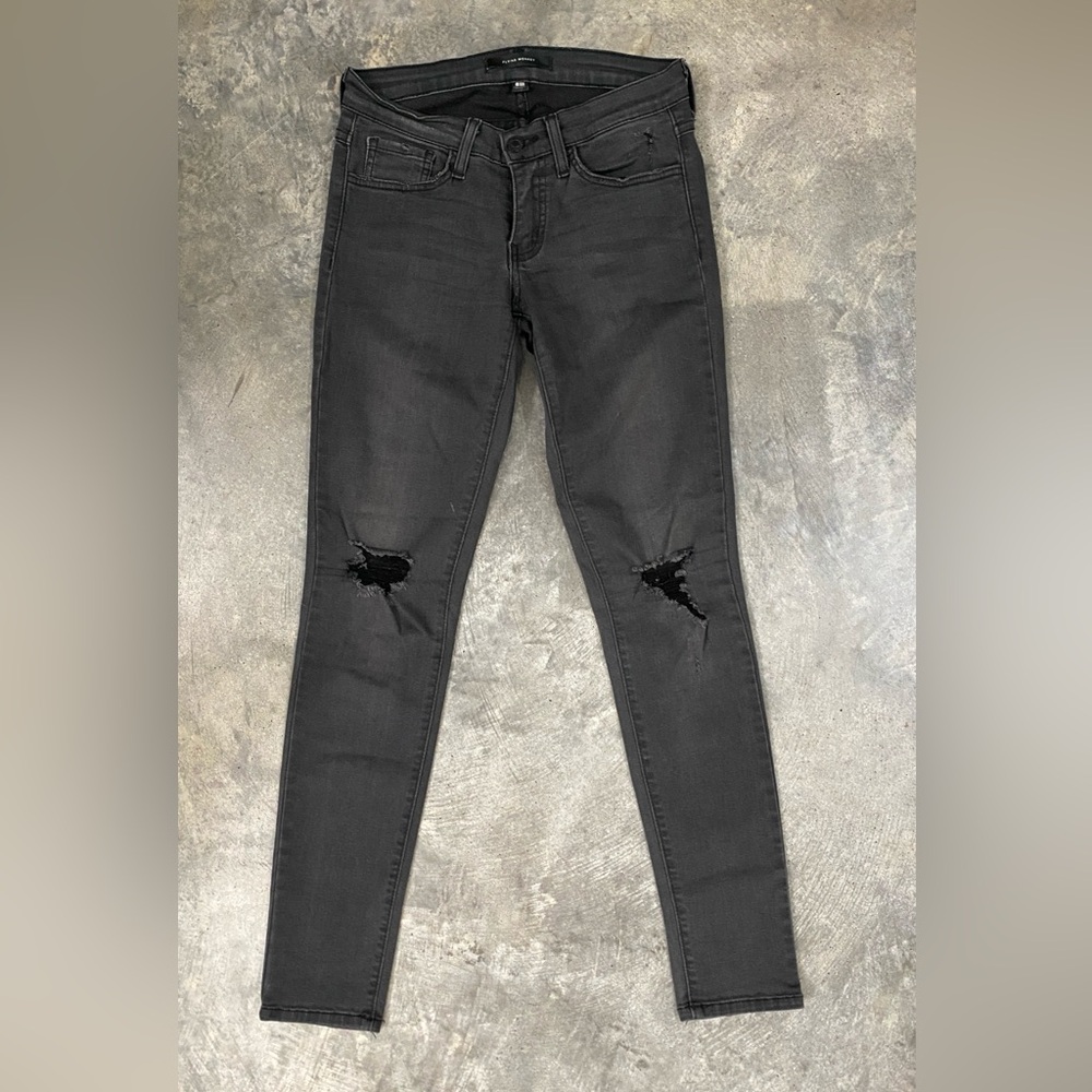 Flying Monkey Black Low Rise Skinny Jeans Size 25 Ripped Knee Distressed